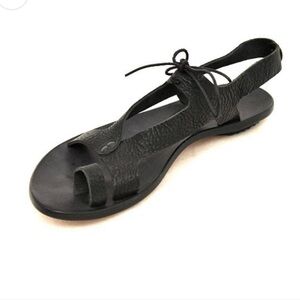 CYDWOQ Spear Sandals Black